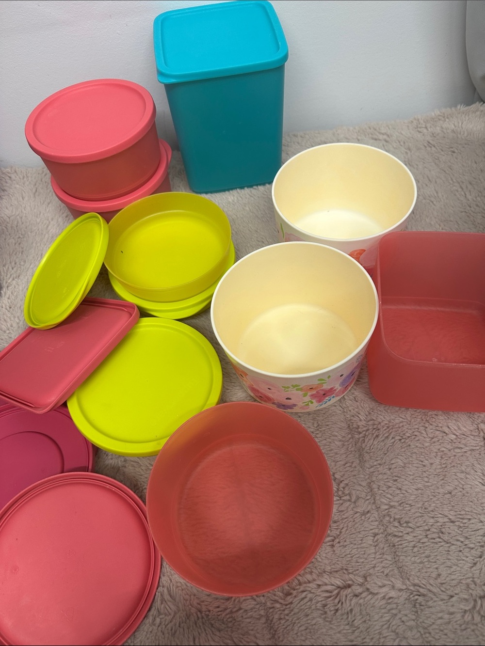 Tupperware - Picture 4 of 5
